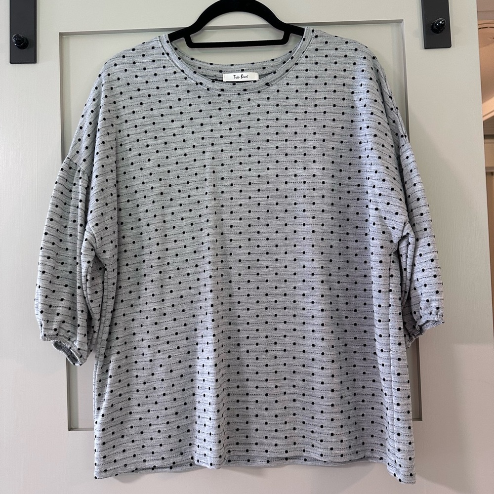 Tres Bien Gray Boxy 3/4 Sleeve T-Shirt